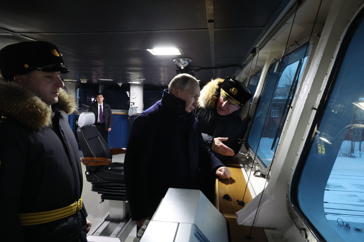 Vladimir Putin a inaugurat două submarine nucleare și a promis creșterea puterii navale a Rusiei