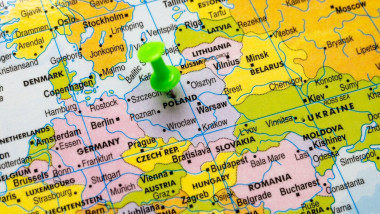 Polonia merge pe facilitati fiscale. Romania creste fiscalitatea