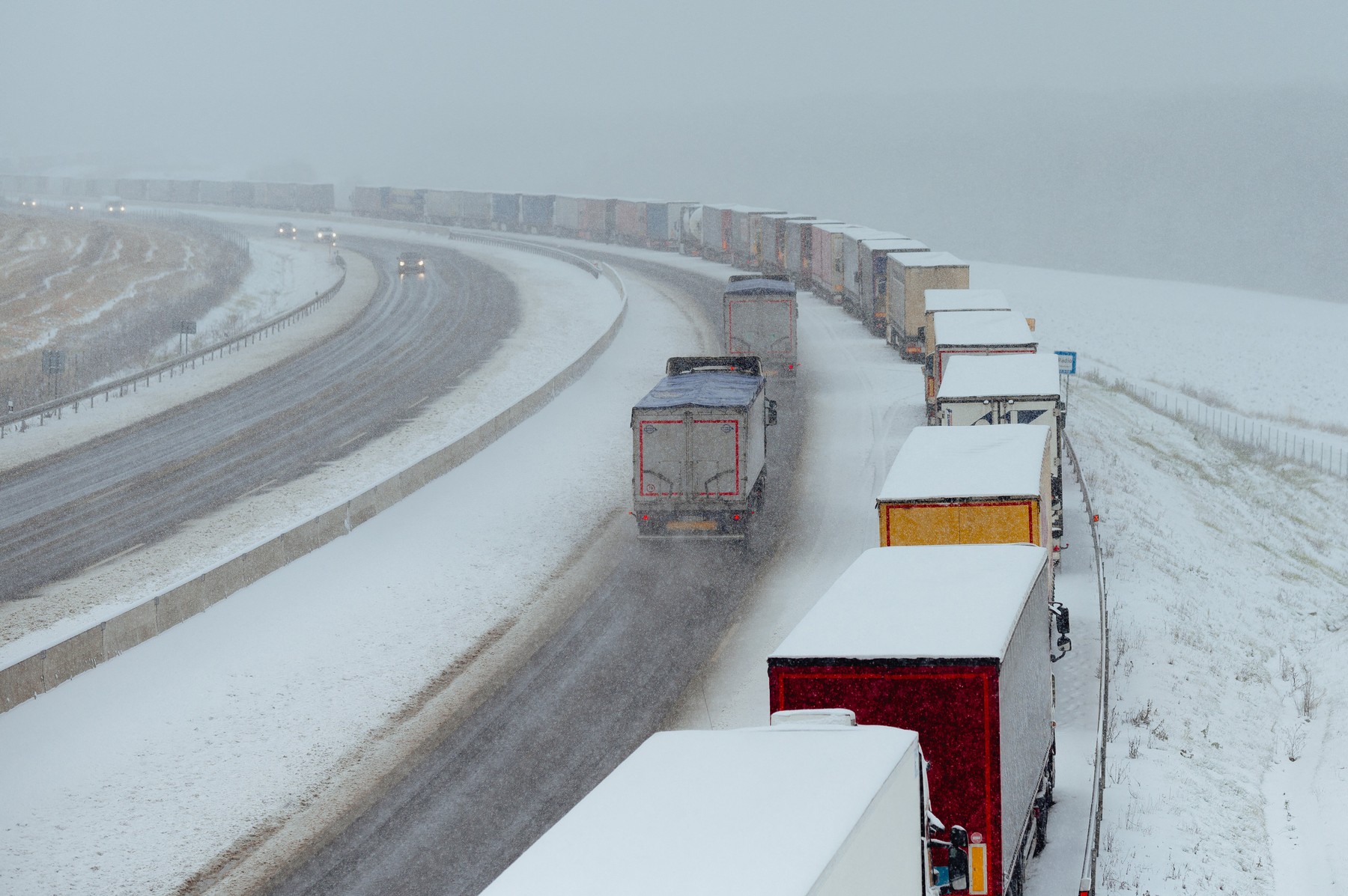 100 de camioane ucrainene au trecut granița cu Polonia, după mai multe săptămâni de blocaje