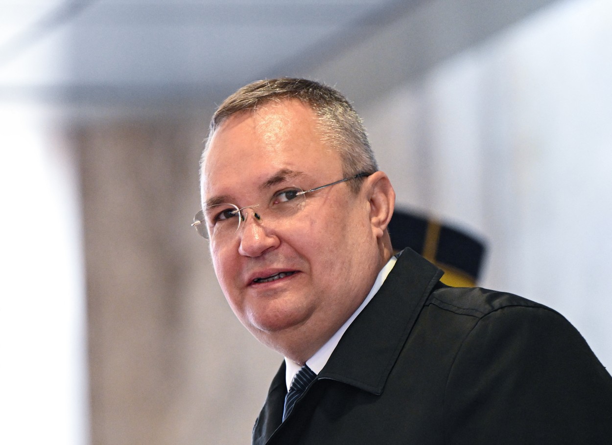 Ciucă îi îndeamnă pe olimpici să se întoarcă acasă după ce vor studia în străinătate: Să vă gândiţi de unde aţi plecat
