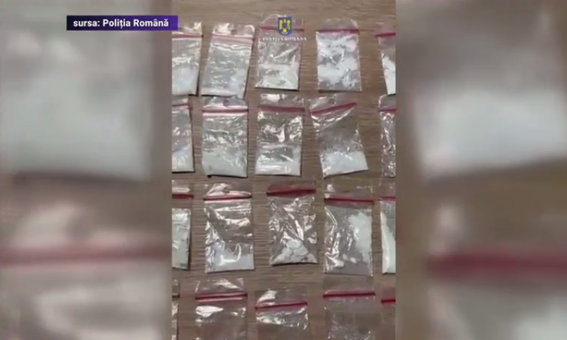Jandarm prins cu droguri în mașină, în Cluj-Napoca. Ca și jandarmerița din București, și acesta a spus că nu-i aparțin