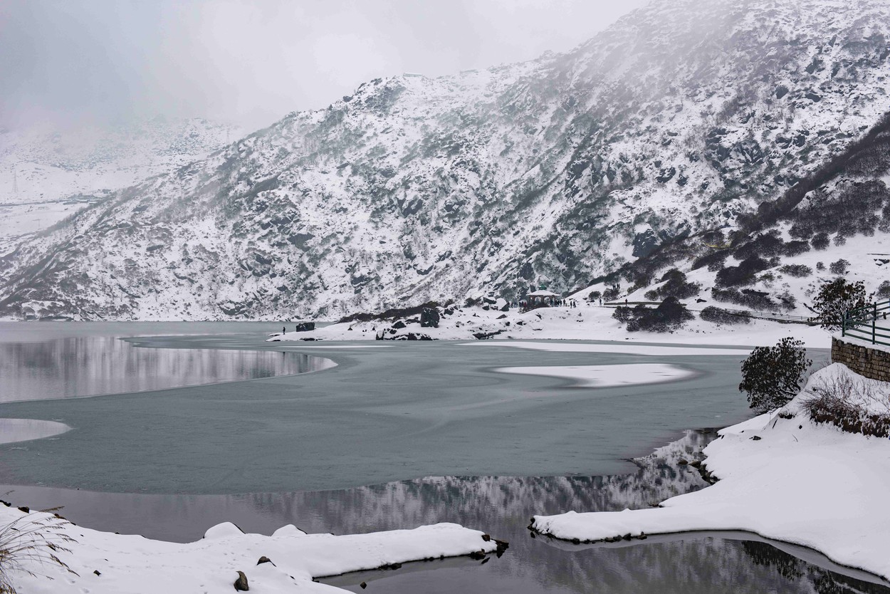 Oamenii de știință au descoperit în Himalaya un fenomen uimitor, care încetinește efectele schimbării climei