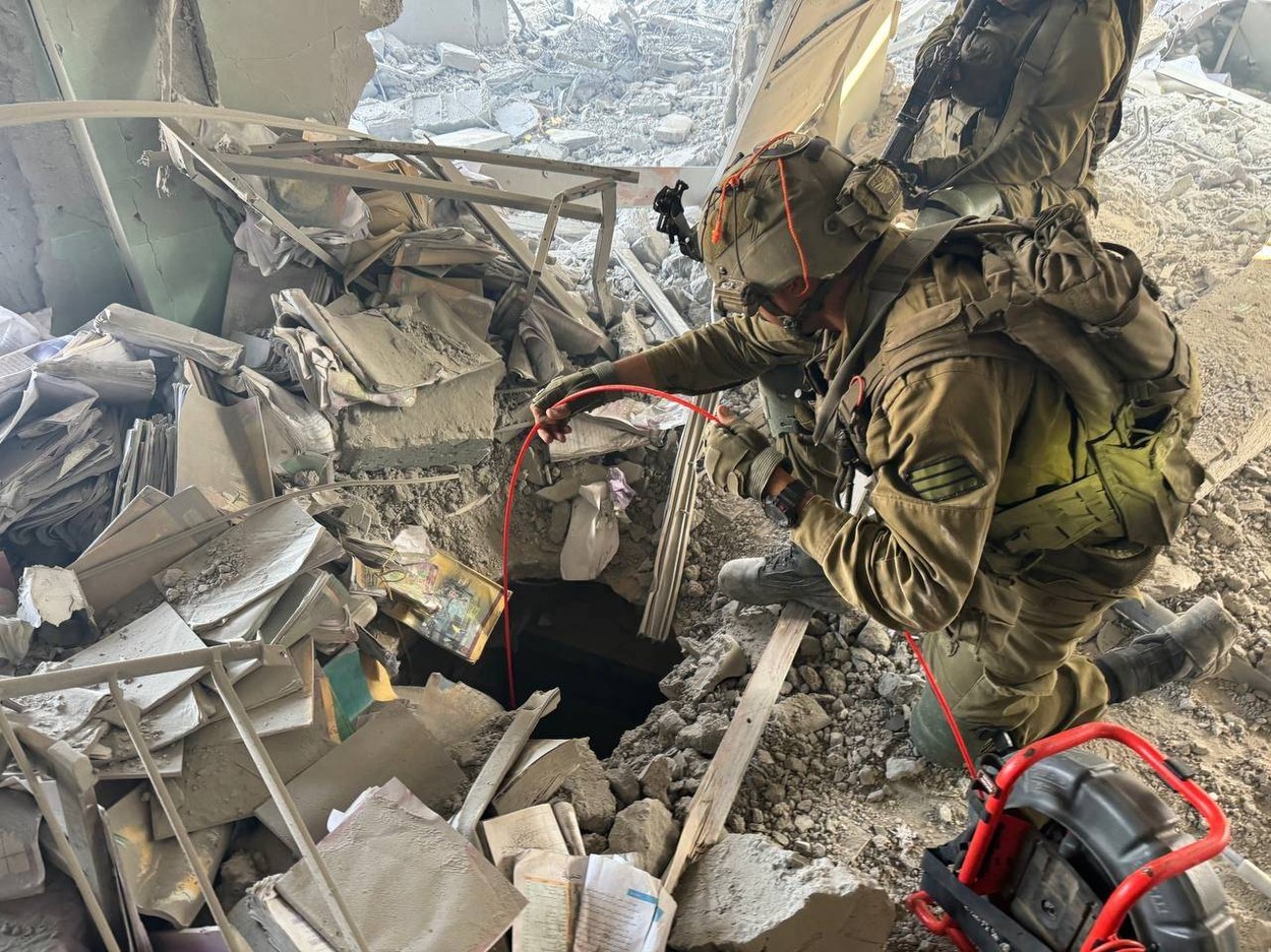 Armata israeliană a început să inunde cu apă de mare tunelurile din Gaza. Doi comandanți israelieni, uciși într-o ambuscadă Hamas
