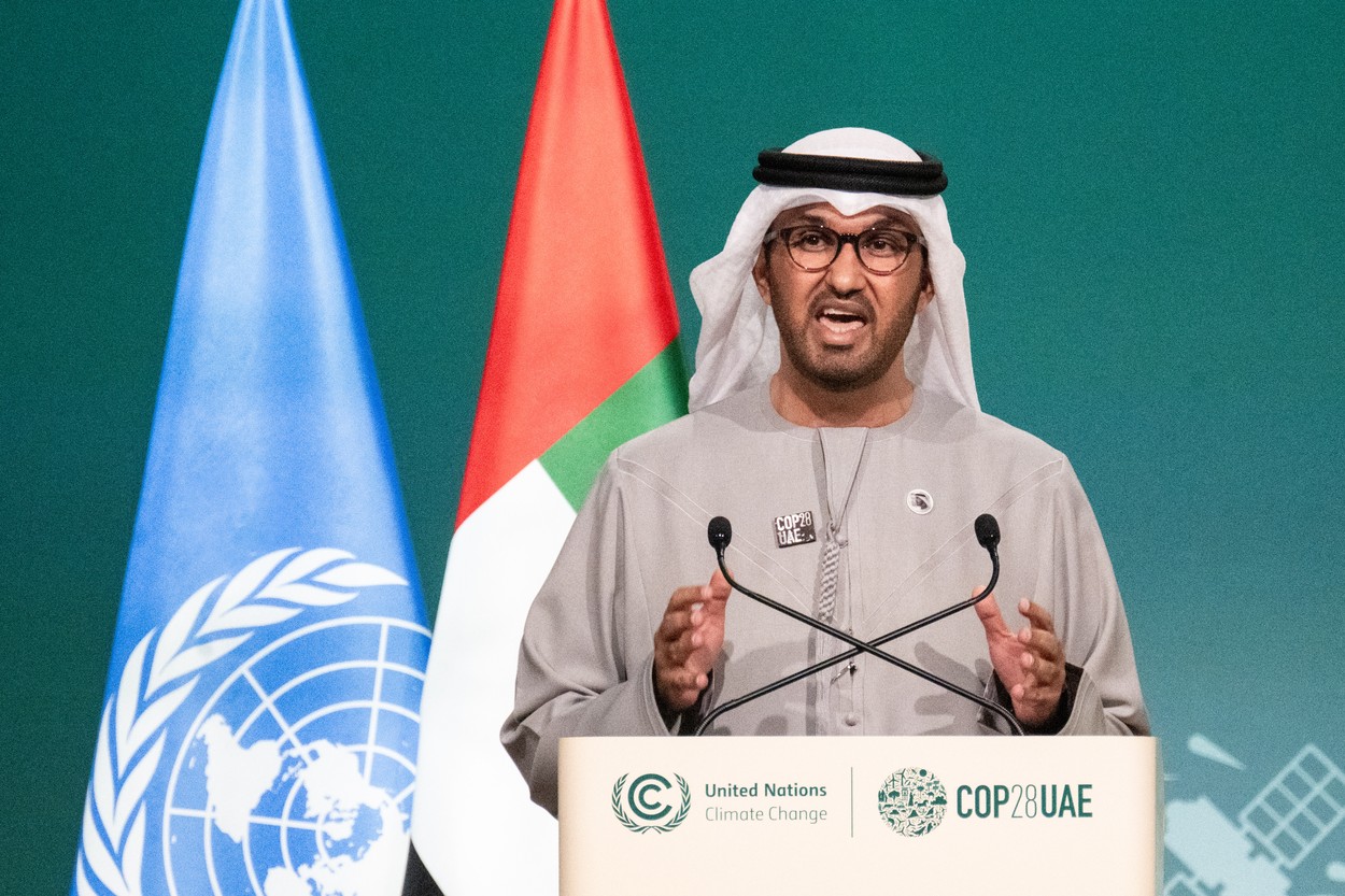Acord final la COP28. Sultan Al Jaber, un CEO al petrolului care aplaudă „începutul sfârşitului” petrolului