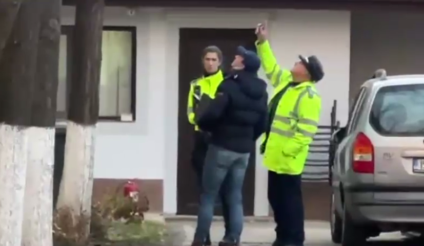 VIDEO. Val de anchete, după ce o elevă de 11 ani s-a aruncat din „motive personale” pe geamul de la etajul 2 al școlii