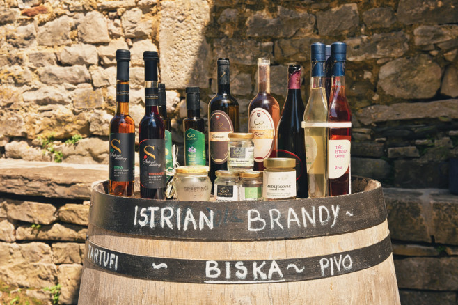 Hum,,Croatia,-,August,9th,,2019:,Selection,Of,Istrian,Wines