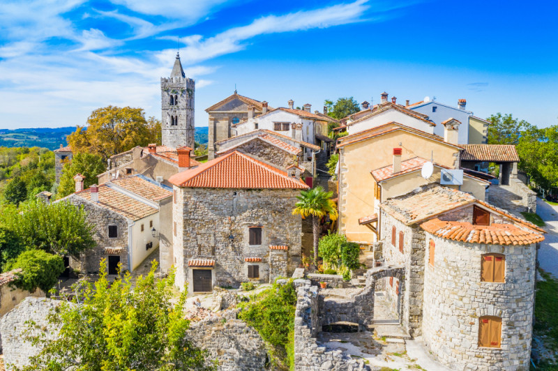 Beautiful,Old,Town,Of,Hum,,Stone,Houses,And,Church,Tower