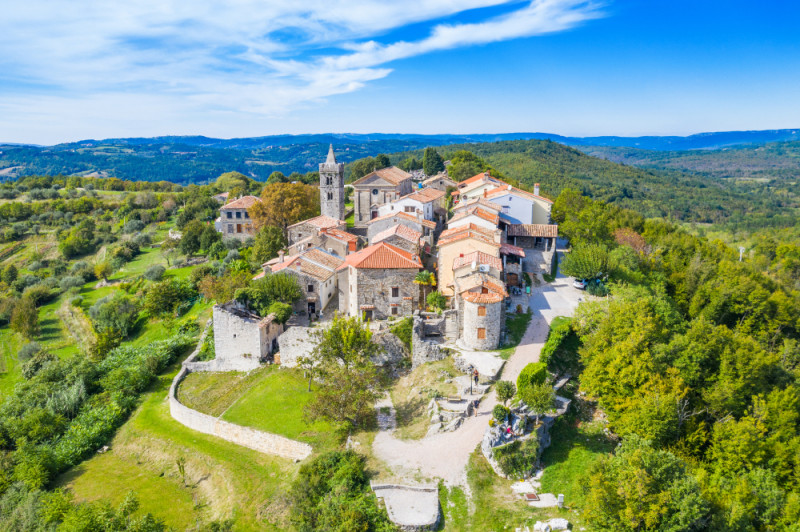 Beautiful,Old,Town,Of,Hum,On,The,Hill,,Traditional,Architecture