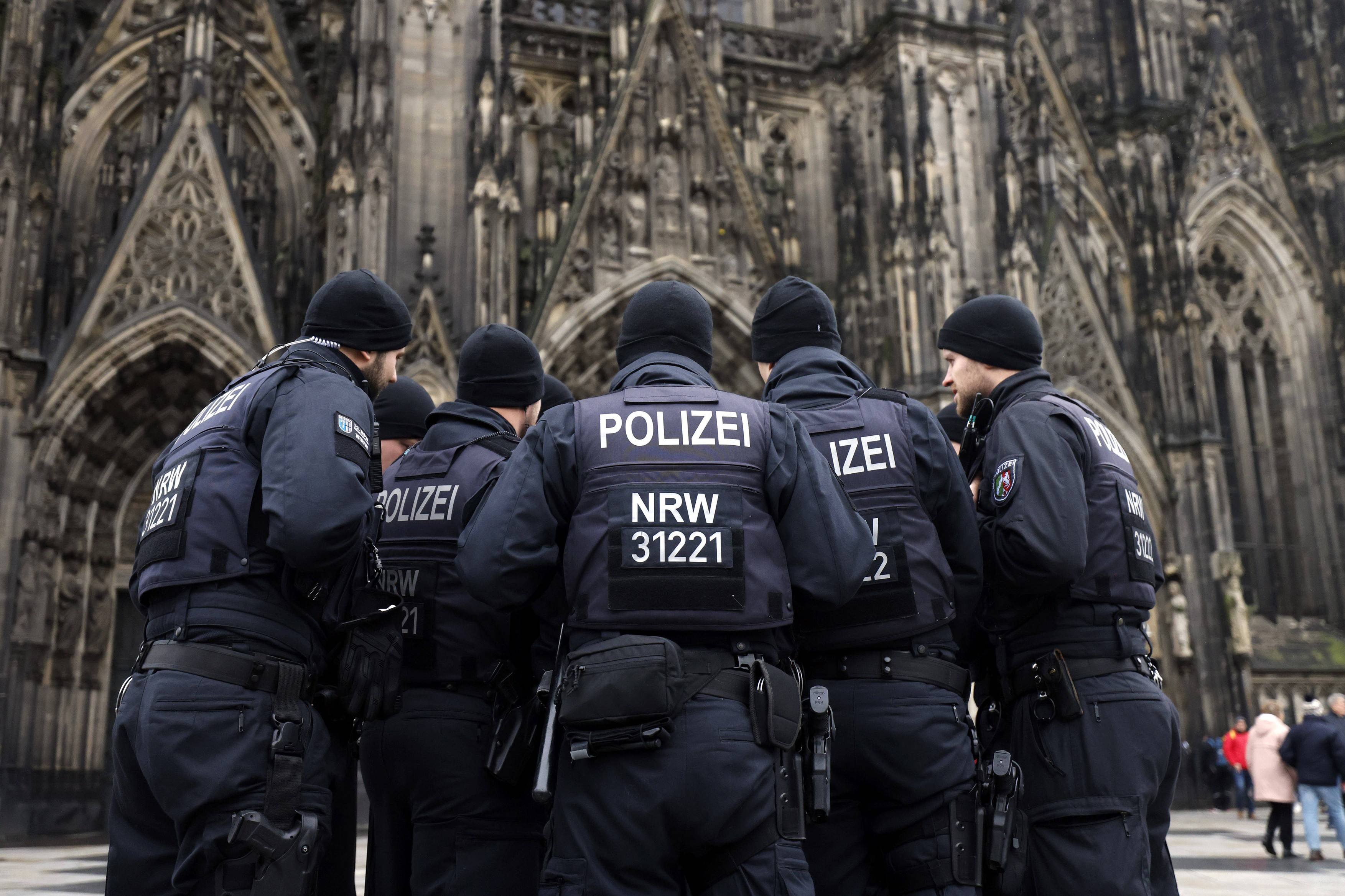 „Nu vom fi intimidați”. Germania spune că tratează „foarte serios” amenințarea terorismului, după reacția de la Catedrala din Koln