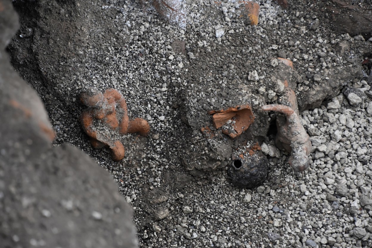Statui în stilul celor care simbolizează Nașterea Domnului au fost găsite la Pompeii, dar arheologii spun că reprezintă un ritual păgân