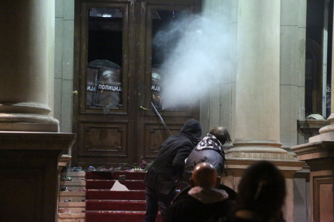 Protesters intervened trying to enter Belgrade City Council building