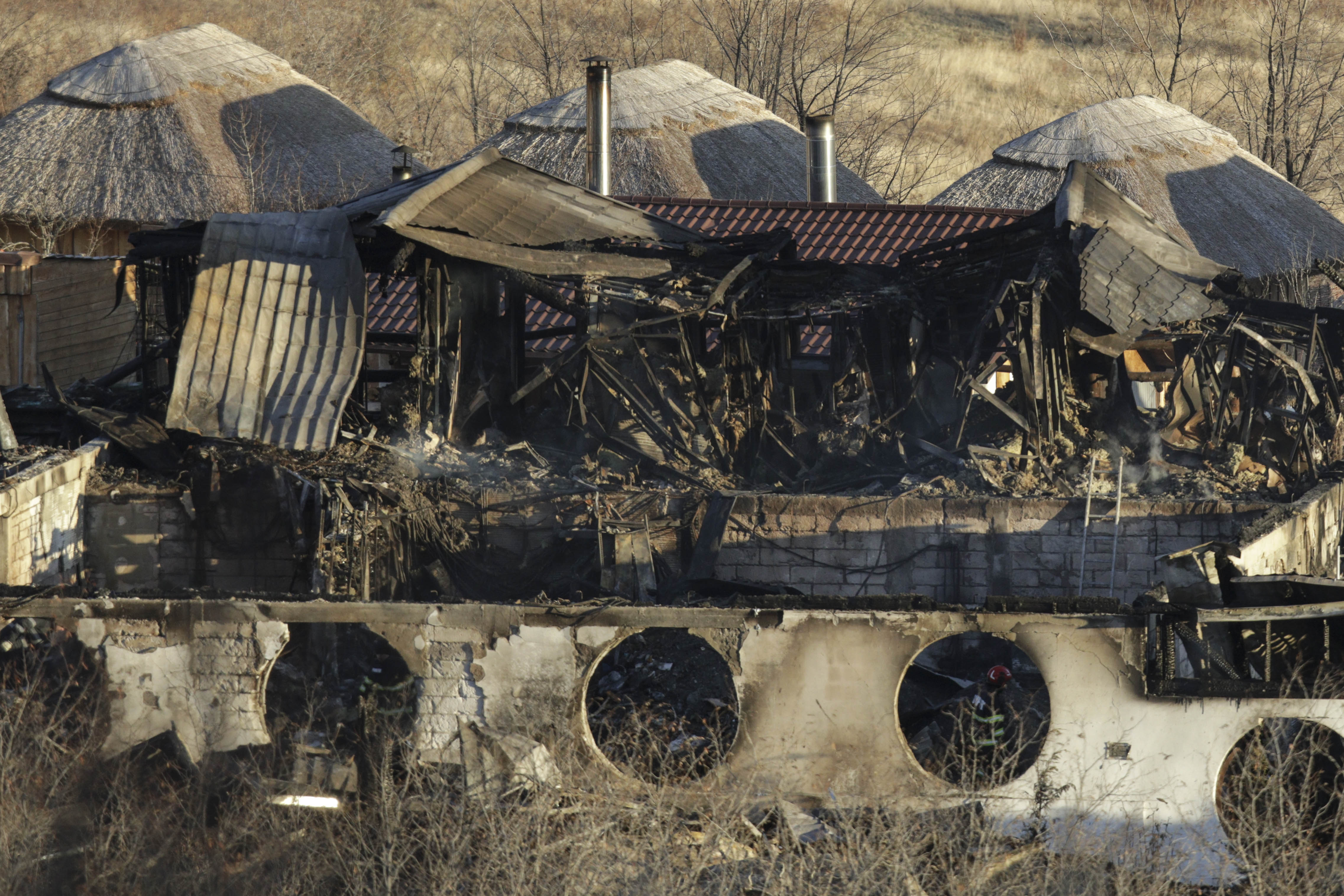 Noi informații în dosarul incendiului de la „Ferma Dacilor”. Complexul era racordat ilegal la curent