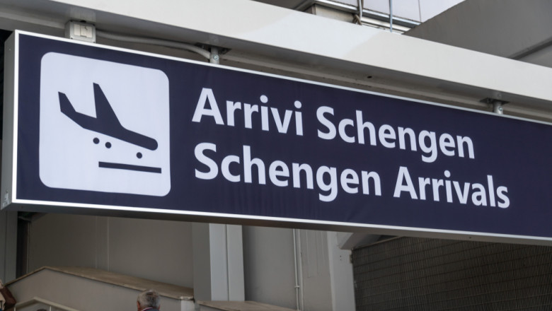 indicator in aeroport sosiri schengen