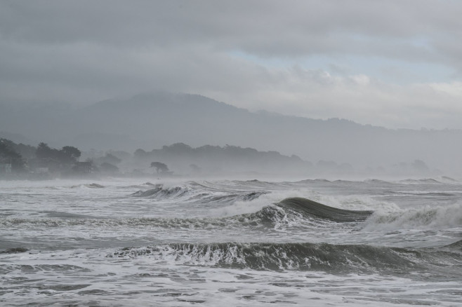 Massive, dangerous waves to hit California coast