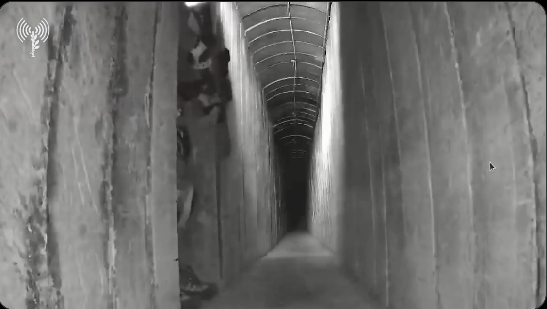 Armata israeliană a găsit și distrus o ascunzătoare a liderului Hamas. Tunel lung de 200 de metri, cu camere de odihnă şi rugăciune