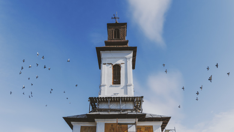 biserică afectată de cutremur în Gorj