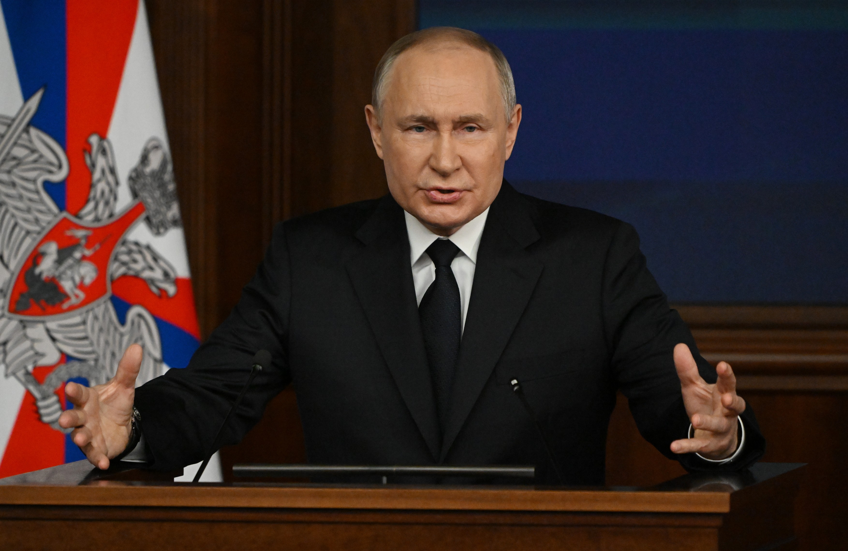 Vladimir Putin vrea ca serviciile speciale străine care caută să destabilizeze Rusia să fie pedepsite "sever"