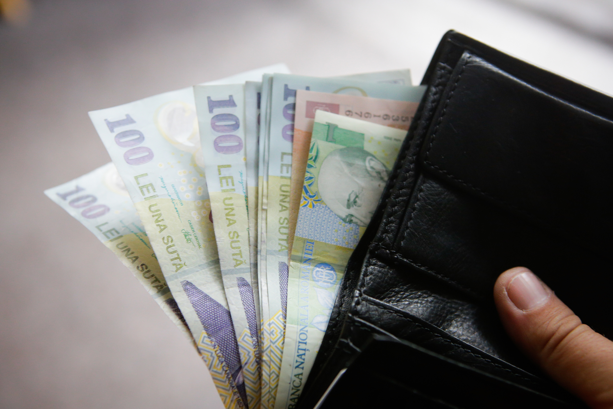 Românii, de 11 ori mai săraci decât media europeană. Suntem depășiți și de bulgari