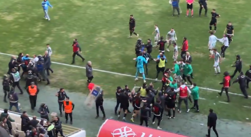VIDEO. Bătaie generală la un meci din Turcia