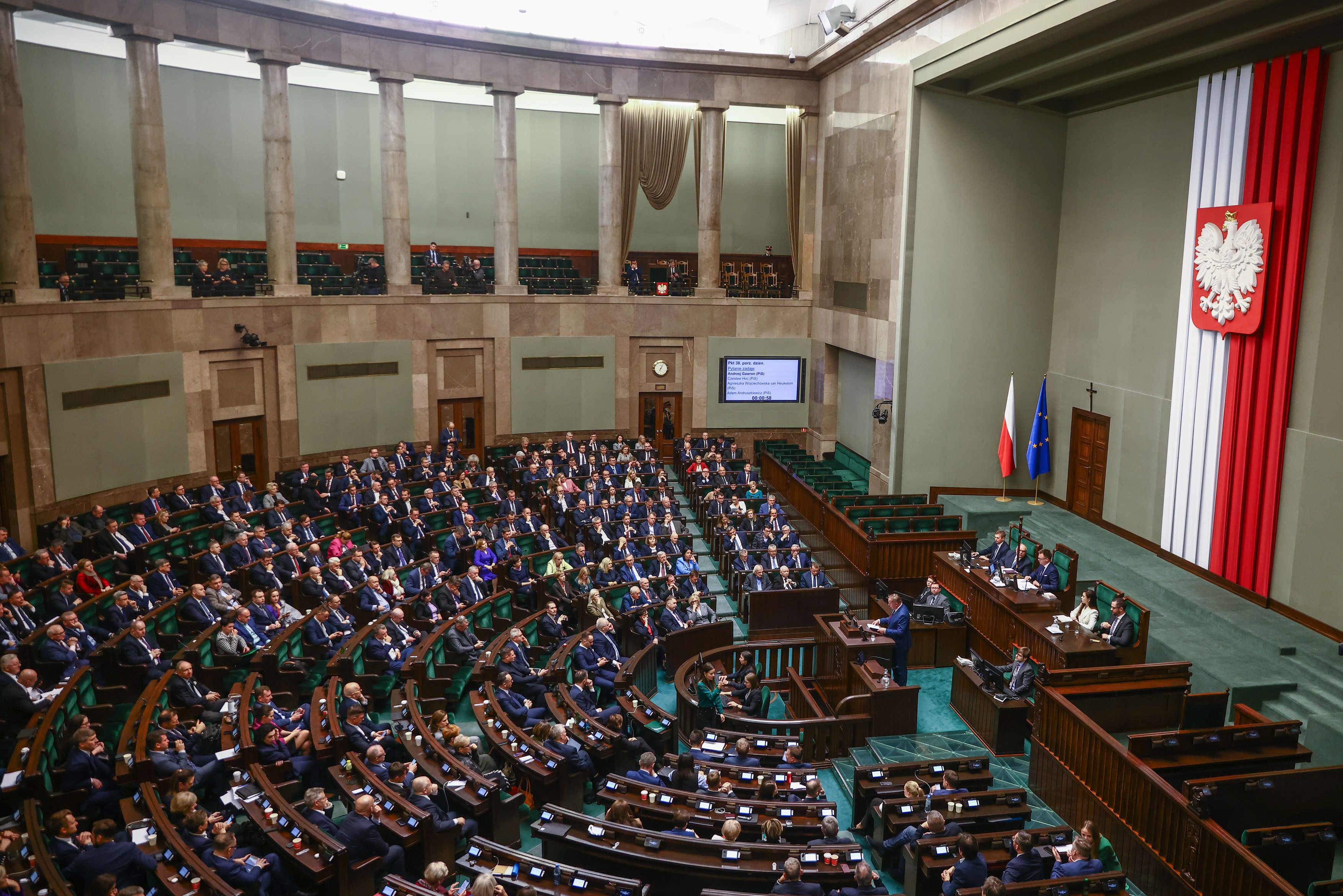 Noul parlament al Poloniei declară neconstituţionale reformele sistemului judiciar promovate de fostul guvern