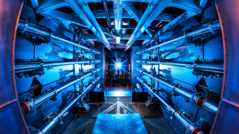O încăpere a National Ignition Facility unde au loc experimentele de fuziune nucleară