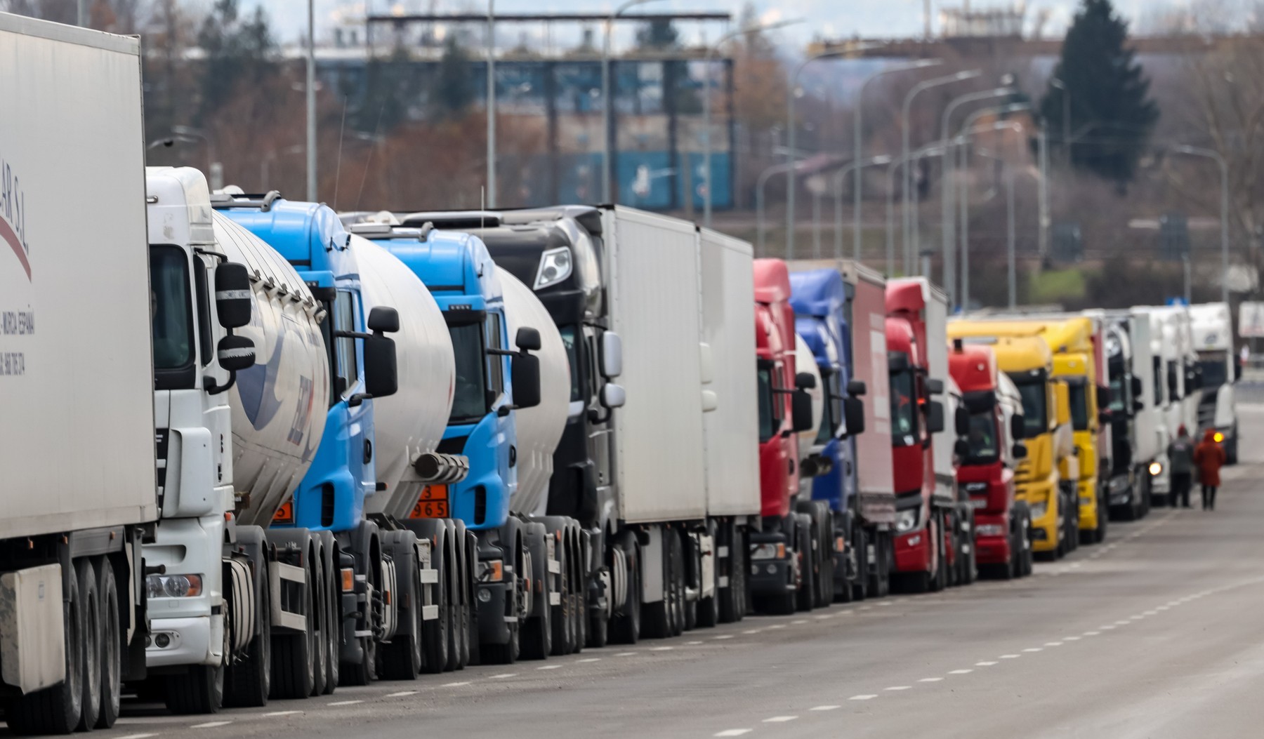 Întâlnire Ucraina - Polonia pentru a debloca situația de la frontieră, unde protestează transportatorii polonezi