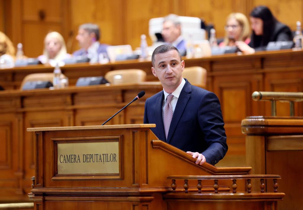 Un apel la unitate politică: Parlamentul trebuie redat dezbaterilor democratice, huliganii ”influenceri” trebuie izolați și pedepsiți