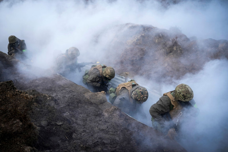 UK Armed Forces Training Ukrainian Recruits