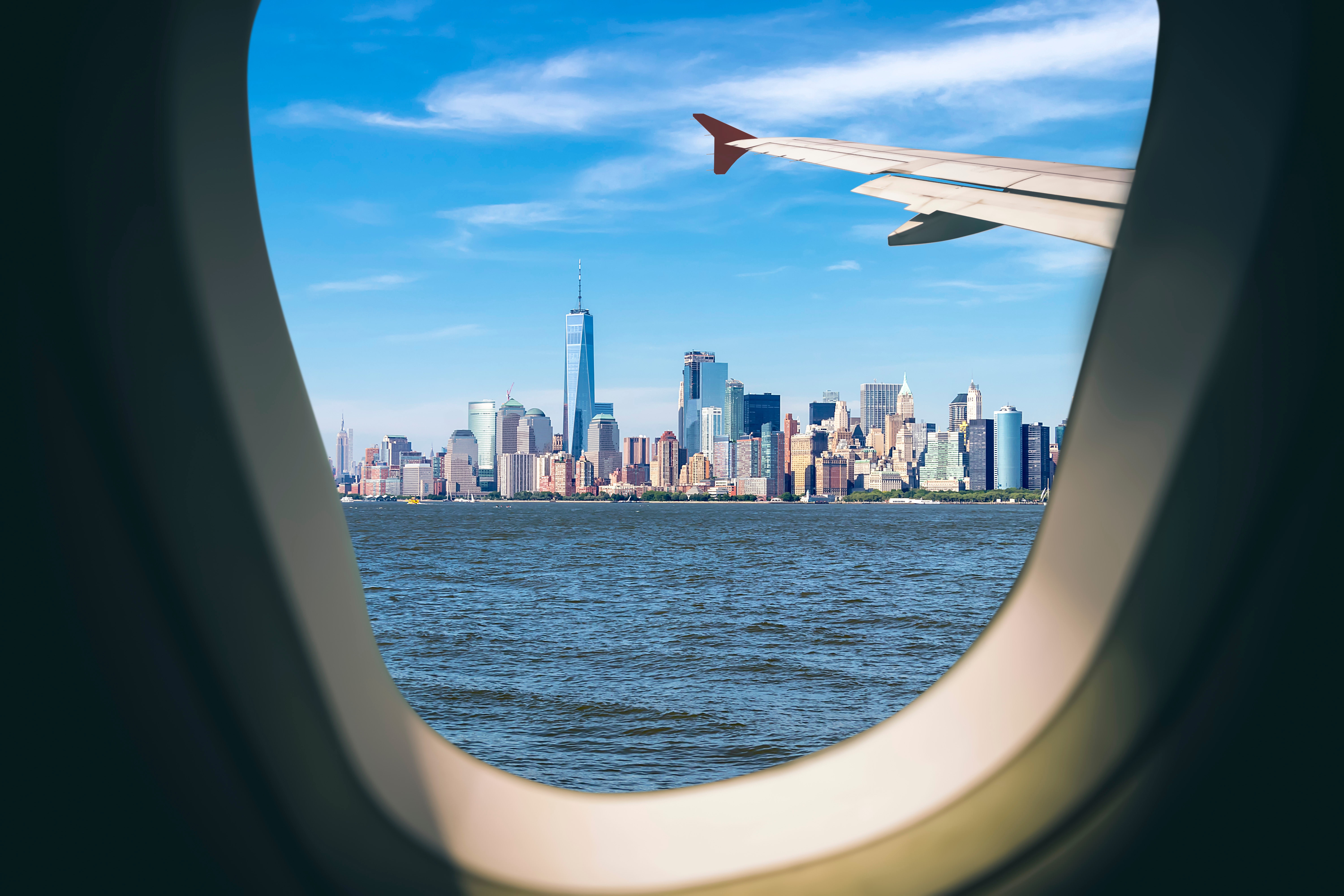 Românii își pot face deja rezervări la zborurile directe către New York. Preţurile încep de la 379 euro