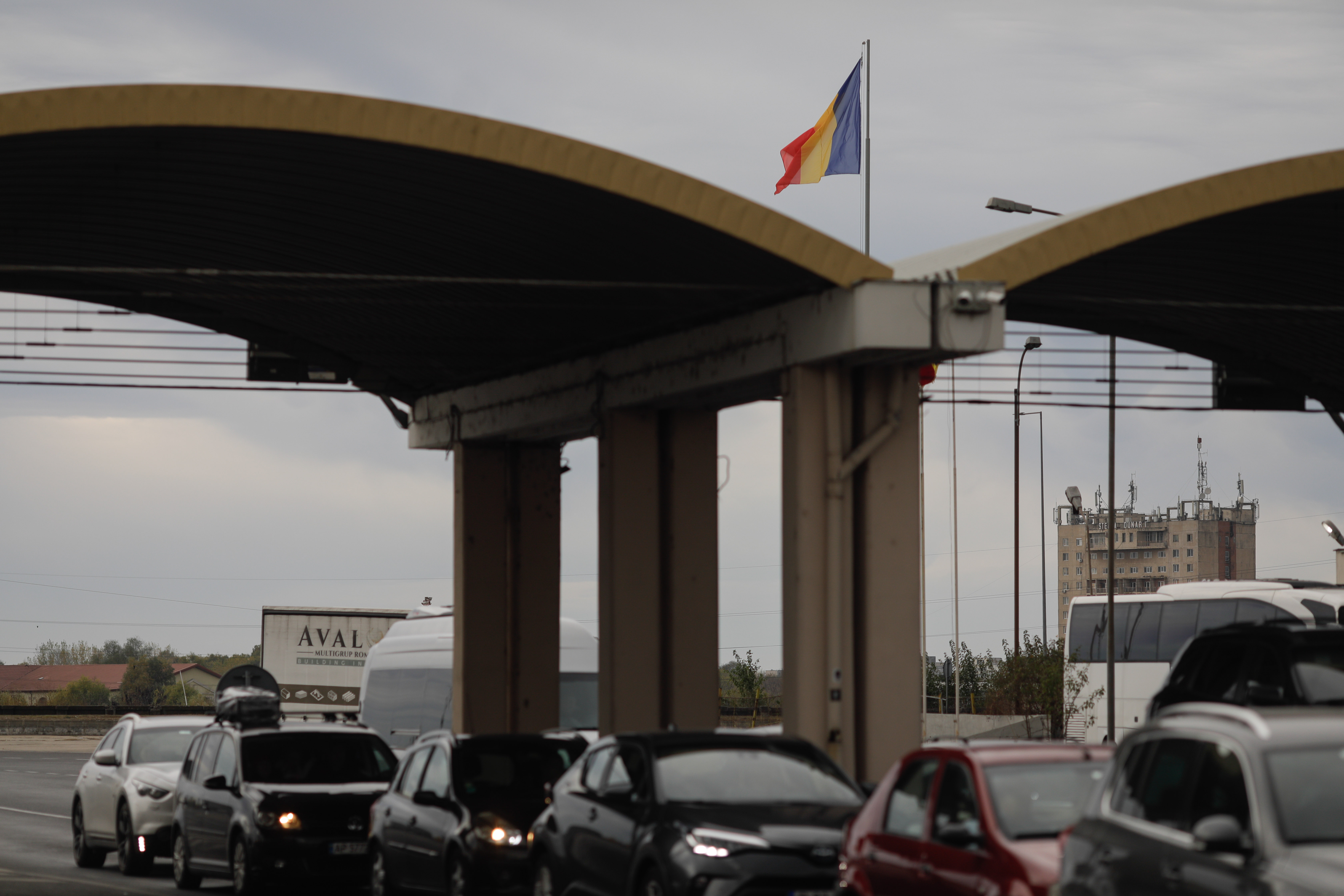 Peste 200.000 de persoane au intrat vineri în România. Trafic intens la granița cu Ungaria și în aeroporturi