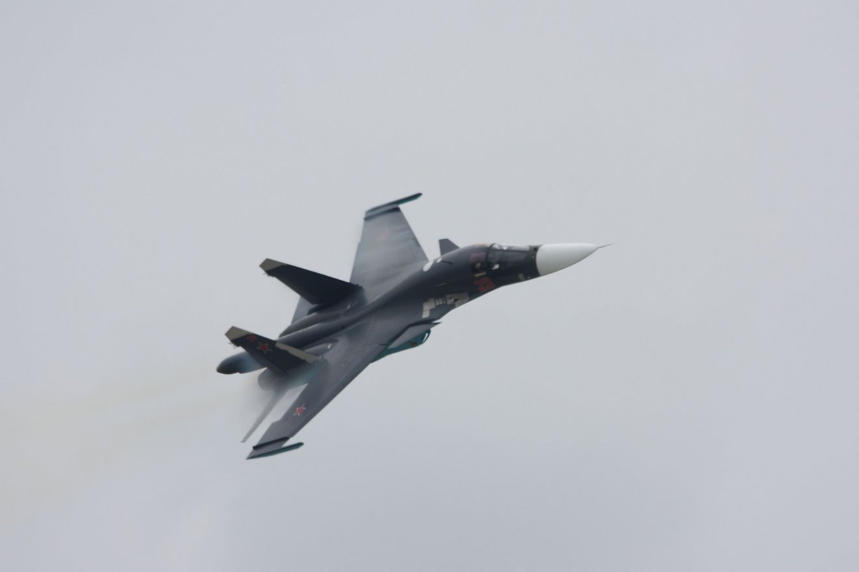 Ucraina spune că a distrus trei bombardiere rusești Suhoi Su-34 în Herson. Zelenski: „Niciunul nu va rămâne nepedepsit”