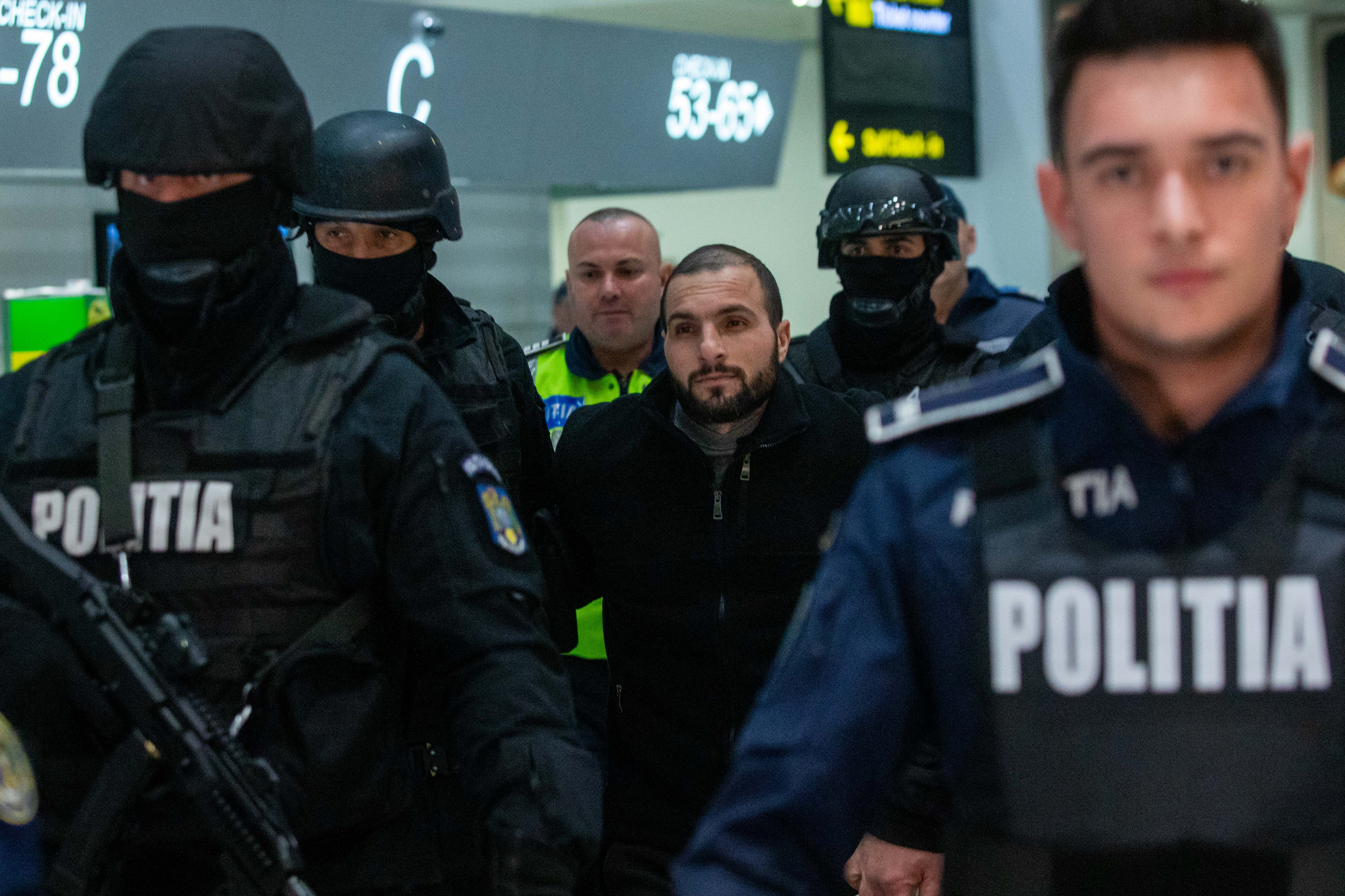 Unul din bărbații suspectați că l-au ucis pe Adrian Kreiner, adus în țară din Scoția, a fost arestat preventiv