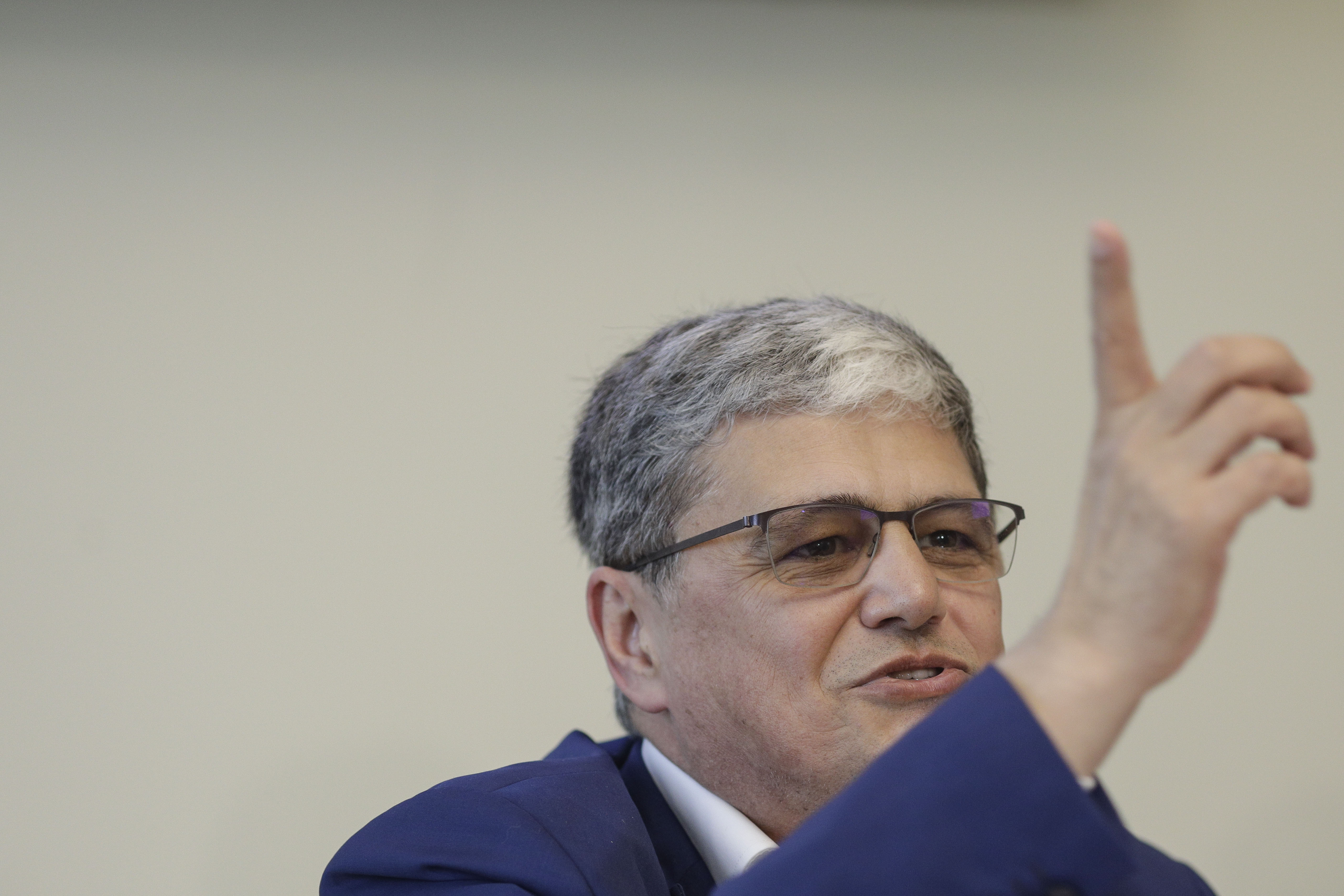 Boloș amenință cu demiteri la Vamă și ANAF: Nu mai tolerez laude penibile. După Bobotează voi cere premierului revocarea unor șefi