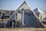 Palestinians seek shelter in makeshift tents amid Israeli attacks