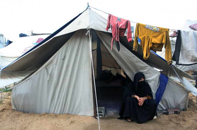 Palestinian Families Seeking Refuge From Israeli Attacks on Gaza