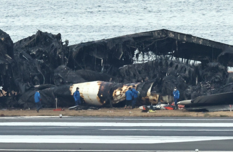 Japan Coast Guard Plane Not Cleared to Enter Runway before Collision