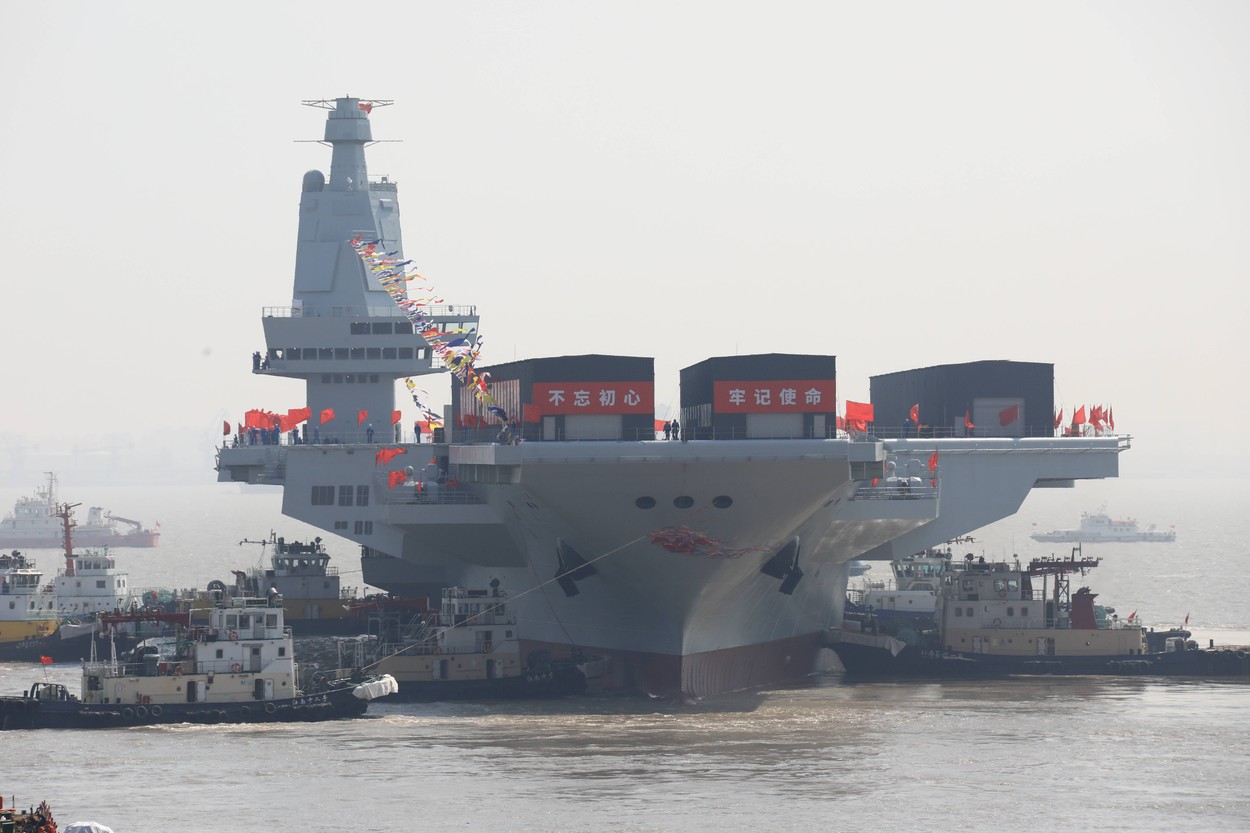 China dezvăluie noi imagini cu superportavionul Fujian dotat cu catapulte electromagnetice
