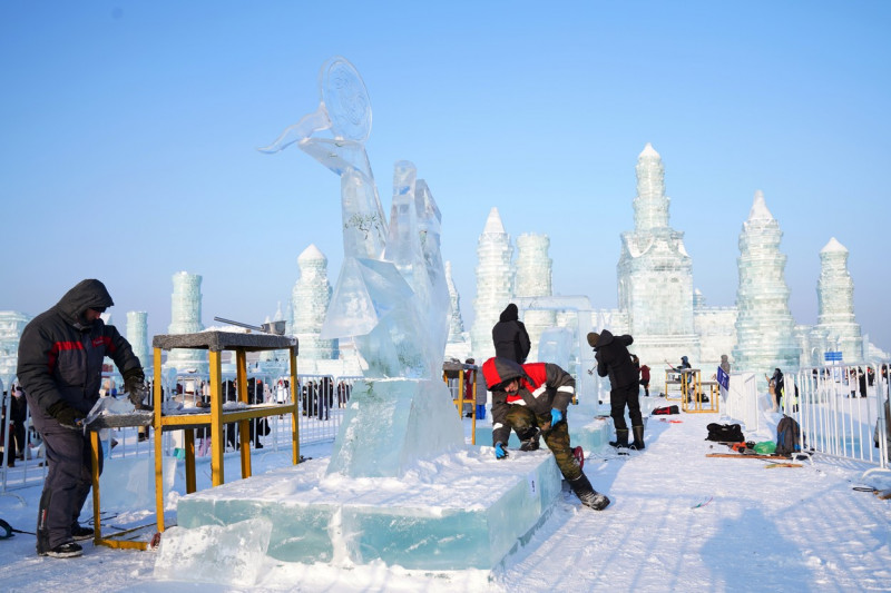 CHINA HEILONGJIANG HARBIN ICE SCULPTURE COMPETITION (CN)