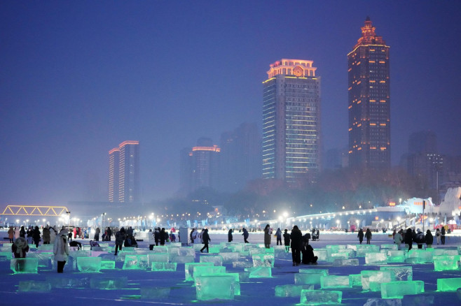 CHINA HEILONGJIANG HARBIN ICE AND SNOW TOURISM (CN)