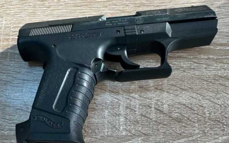 Pistol letal şi zeci de cartuşe, furate dintr-o locuinţă din judeţul Ilfov. Poliţia îl caută pe autorul furtului și anunță filtre