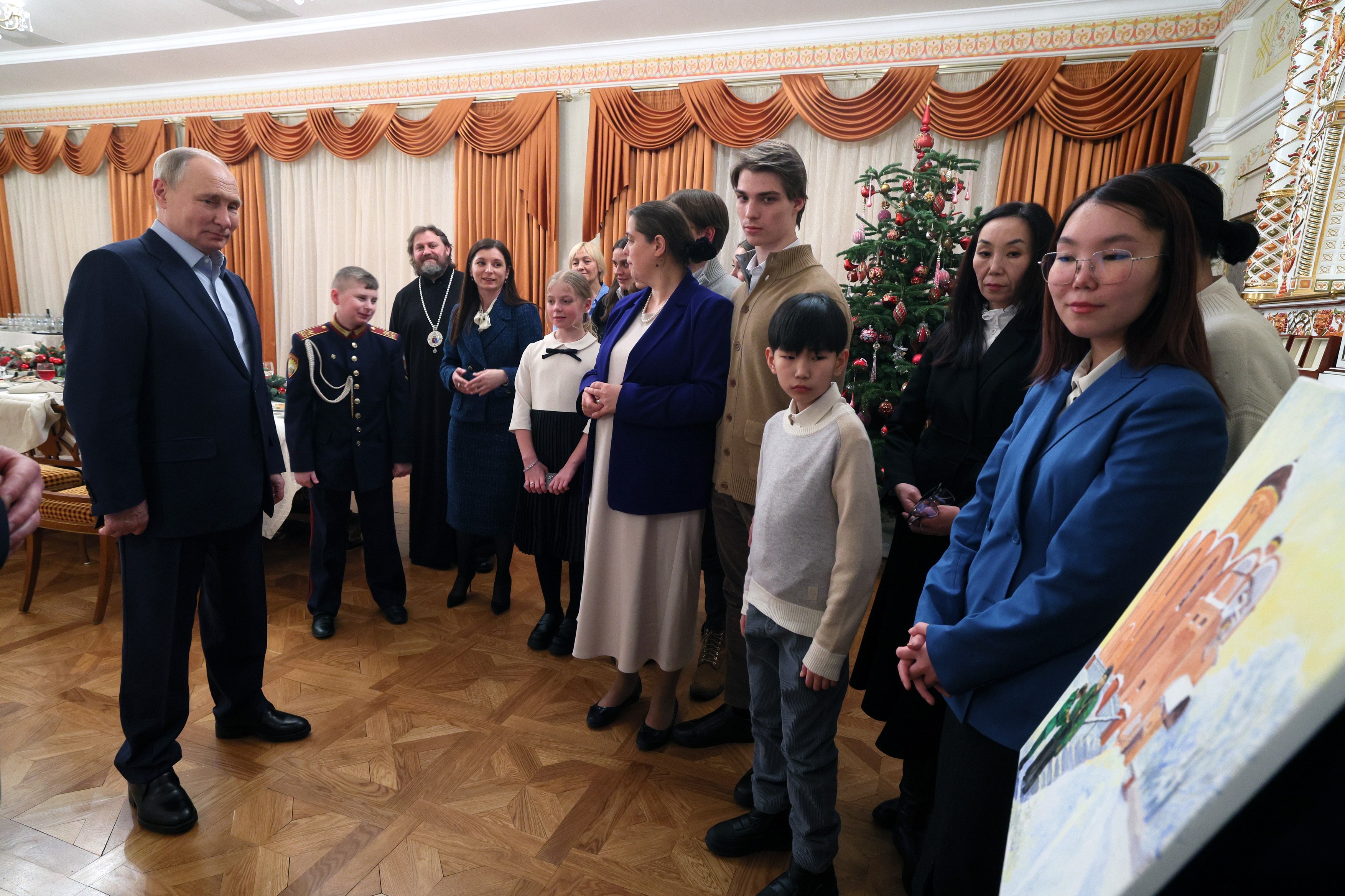 Putin promite să susţină soldaţii care „apără interesele Rusiei cu armele în mâini”, după protestul soțiilor unor ruși trimiși pe front