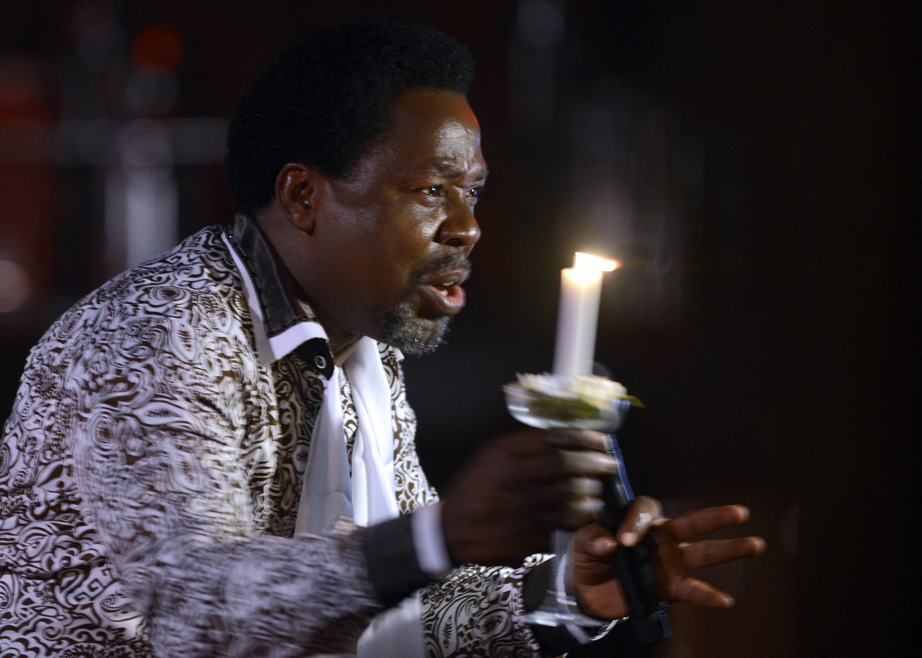 TB Joshua, unul dintre cei mai influenţi pastori din istoria Africii, viola şi tortura membri ai bisericii sale (BBC)