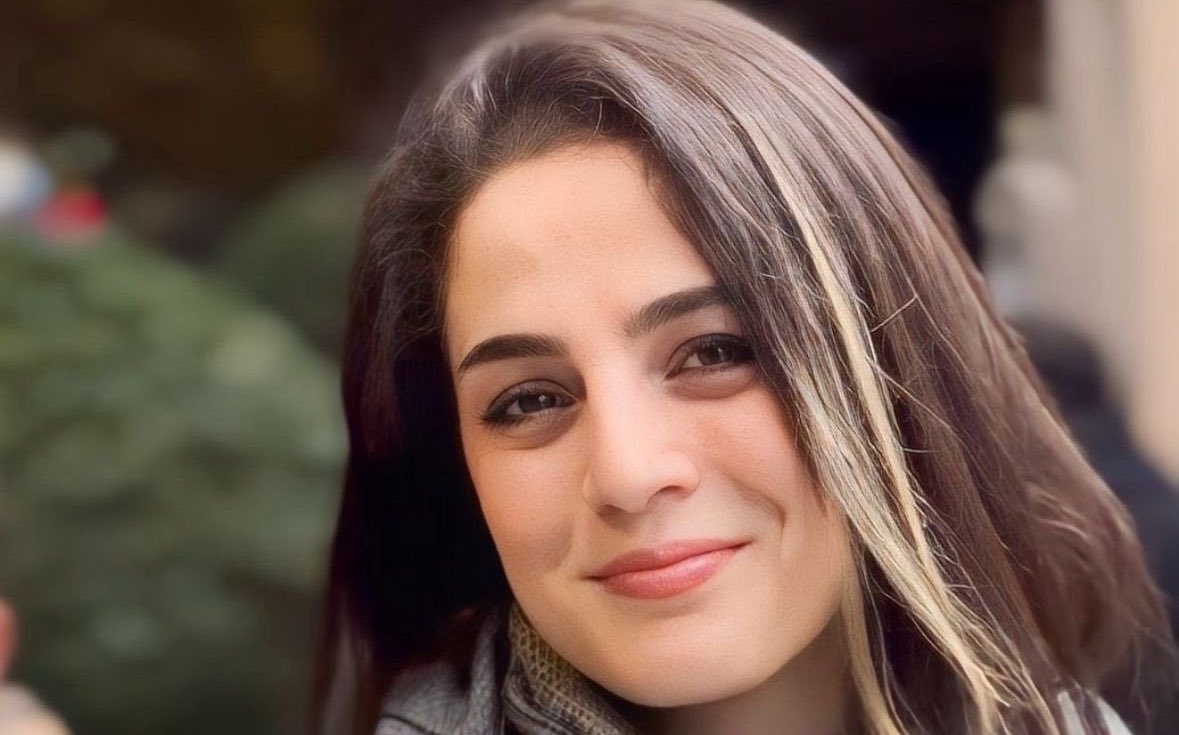 O iraniancă a primit 74 de lovituri de bici pentru că a postat pe reţelele sociale o fotografie în care nu purta vălul