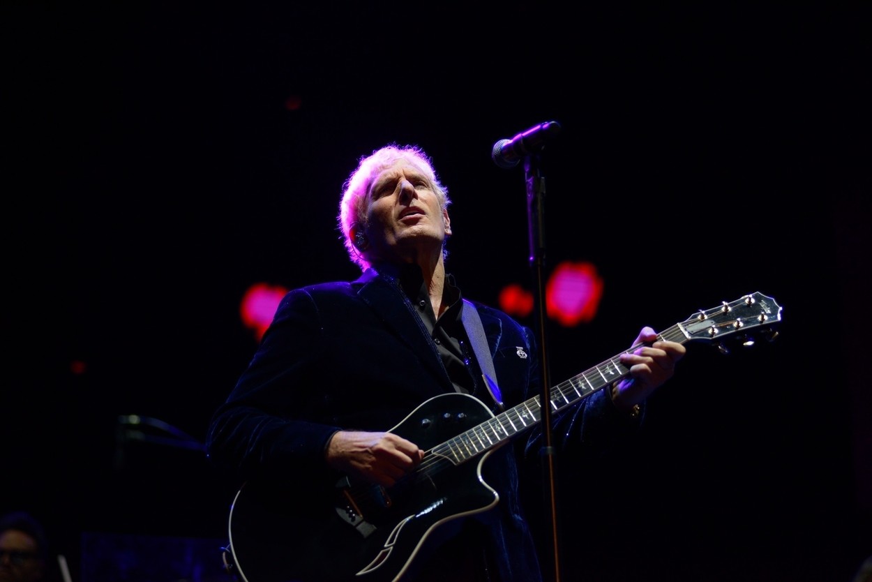 Michael Bolton și-a întrerupt turneul ca să se opereze. Ce a pățit celebrul cântăreț american
