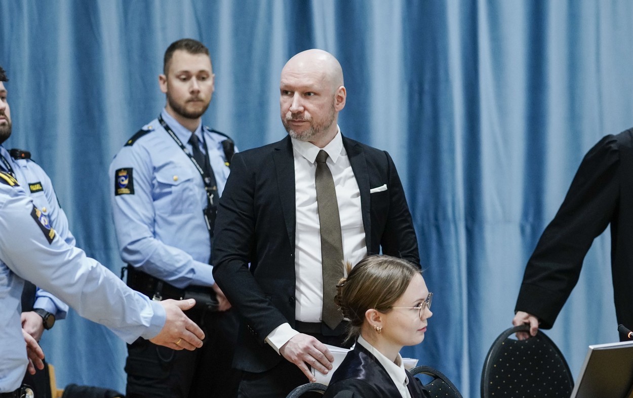 Breivik dă în judecată Norvegia pentru a protesta împotriva regimului de izolare. Cum arată „celula” în care stă extremistul