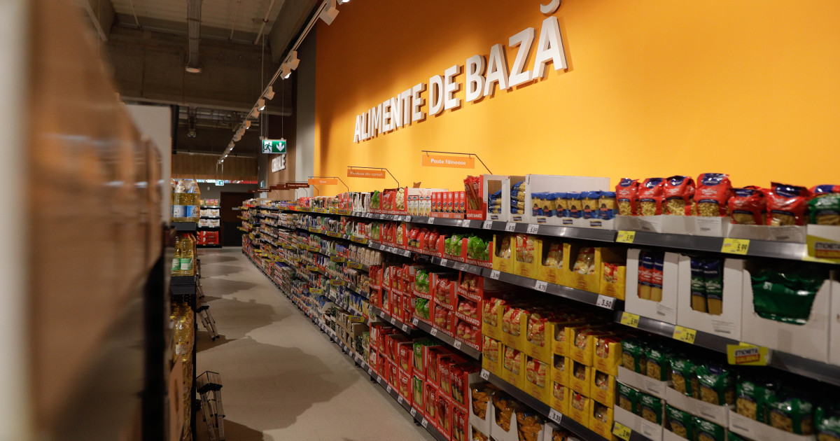 Un nou scandal în coaliție: Expiră plafonarea la alimentele de bază. Ce decizie a anunțat Guvernul