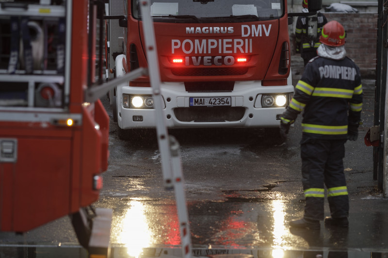 incendiu-hotel-centru-vechi-bucuresti-INQUAM_Photos_Octav_Ganea2