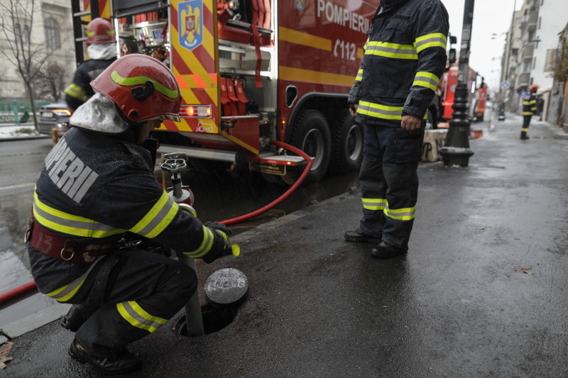 incendiu-hotel-centru-vechi-bucuresti-INQUAM_Photos_Octav_Ganea4