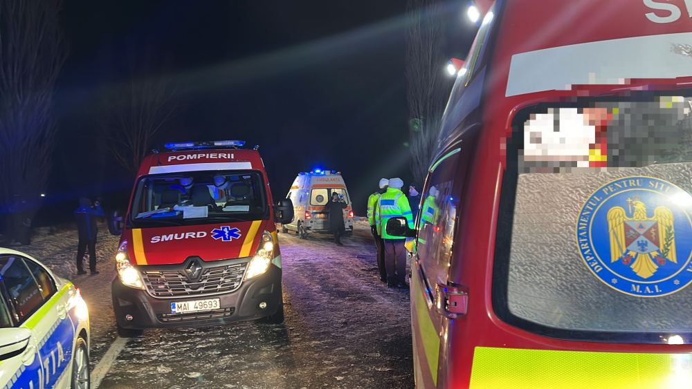 Accident grav în Bacău: Doi copii au murit. Șoferul mergea pe șosea cu cauciucuri de vară
