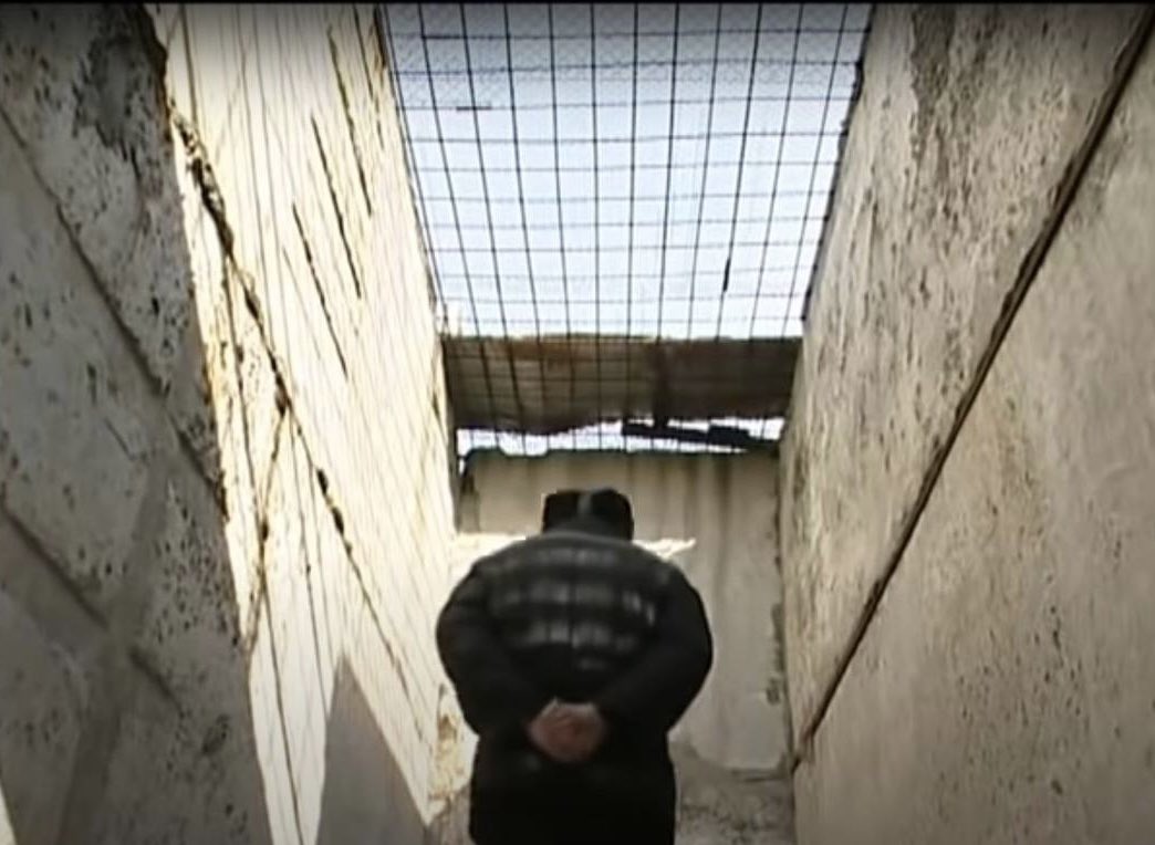 Aleksei Navalnîi a fost plasat în carceră pentru că n-a răspuns la „munca de educare”. El e pus să „facă mișcare” la -32 de grade